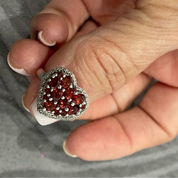 Size 6 925 Silver Ring heart shape very good Condition - Picture 4 of 7